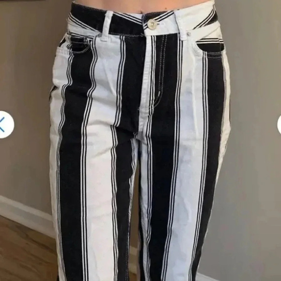 Urban Outfitters BDG Mom High Waisted Jeans 26 - Picture 10 of 16